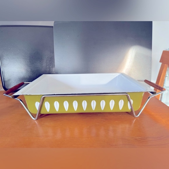 MCM Vintage Cathrineholm Lotus Casserole Baking Dish & Stand avocado green - Picture 1 of 14